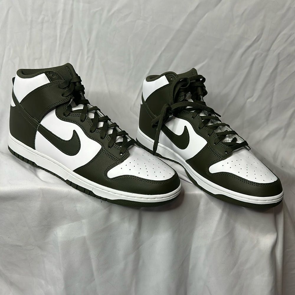 New in box Nike dunk cargo khaki retro Hi size 13